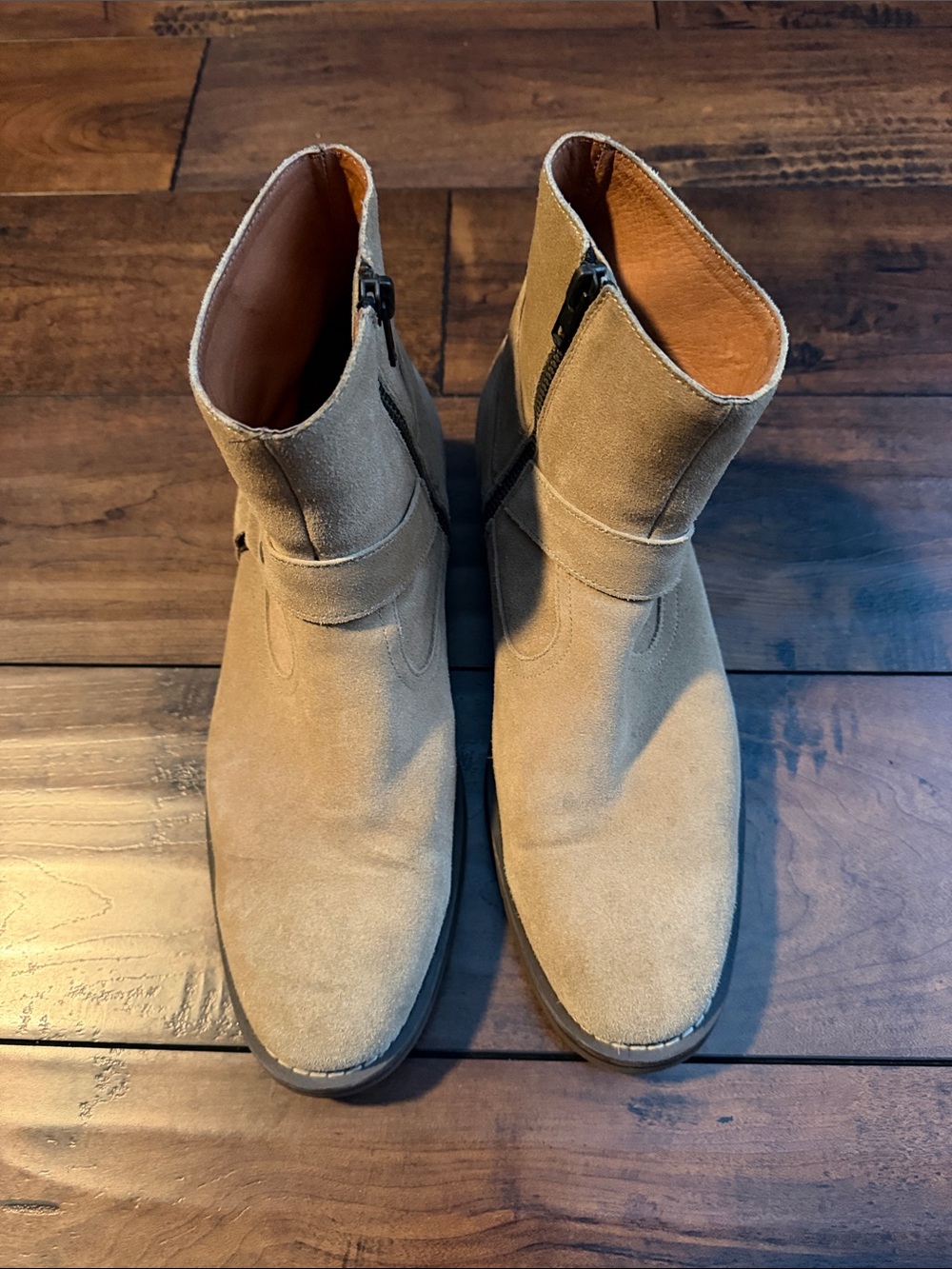 Men's Suede Chukka Boots in Light Tan
